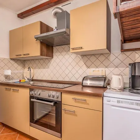 Apartment & Goga *