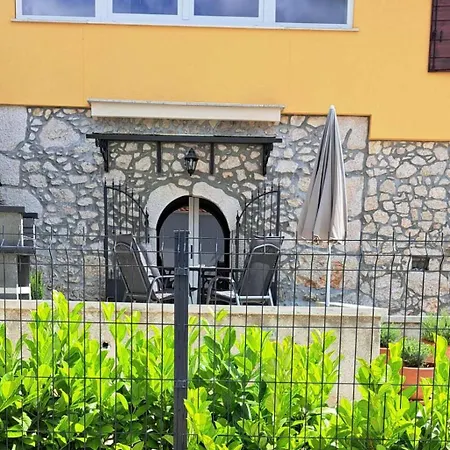 & Goga Appartement *